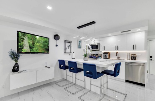 Deerfield Beach Condo | Cozy/Modern 1-bedroom condo in beautiful Deerfield Beach