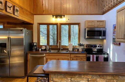 Chimney Rock House | Cozy Mountain Retreat near Lake Lure & Chimney Rock