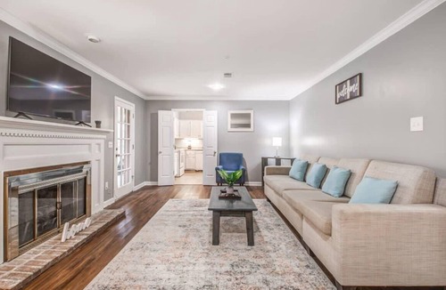 Cordova House | Cozy Patio, Mins to Downtown! Cordova Colonial