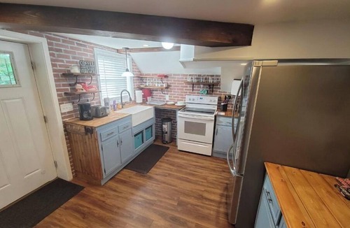 Tucker House | Cozy place near lake & golf course