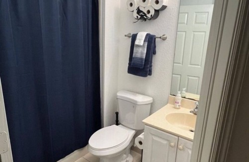 Riviera Beach House | Cozy Private Double Bedroom Near Beach