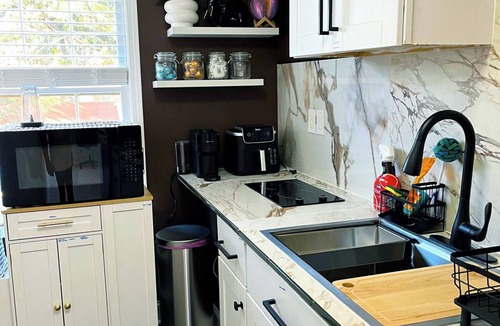 Stone Mountain Apartment | Cozy Private Entry Studio Kitchenette Security Cam 8 Min to Stone Mtn Park