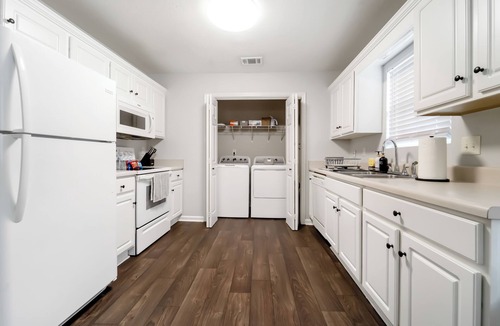 Augusta House | Cozy & Quiet - CENTRAL Location - Master’s Retreat!