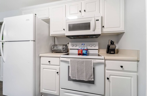Augusta House | Cozy & Quiet - CENTRAL Location - Master’s Retreat!