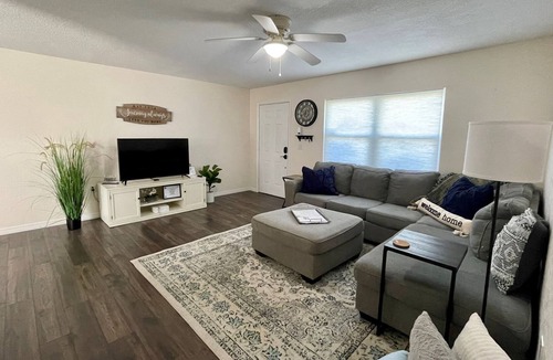 Zephyrhills House | Cozy Quiet Home with Free Parking