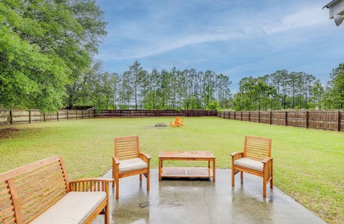 Eden House | Cozy Ranch Style Home with Large Fenced In Backyard