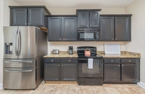 Crestview House | Cozy Retreat | Patio, Big Kitchen & Fishing Nearby