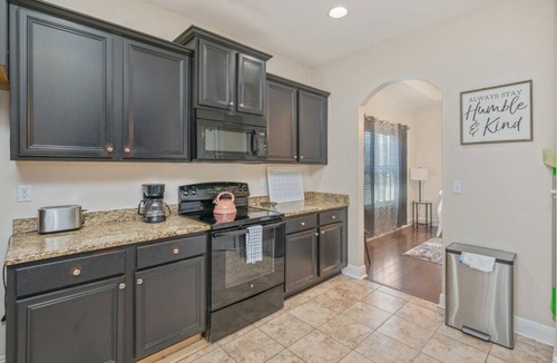 Crestview House | Cozy Retreat | Patio, Big Kitchen & Fishing Nearby