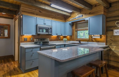 Eatonton Cabin | Cozy River Bend Retreat w/Private Dock
