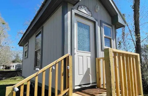 Gulfport House | COZY Riverfront Oasis~ Close to Casinos & DT!