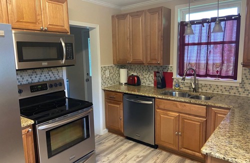 Oak Ridge House | Cozy, Spacious, Great Location to amenities