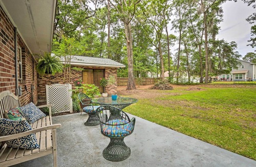Beaufort Apartment | Cozy Studio with Yard, 6 Miles to Dwtn Beaufort!