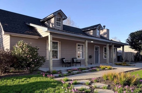 Hinesville House | Cozy Sunlit 4 Beds house Fully Fenced near Base