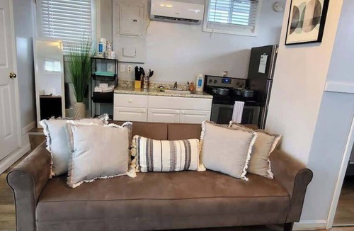 Lenoir City House | Cozy Tiny Home Near Downtown Lenoir City