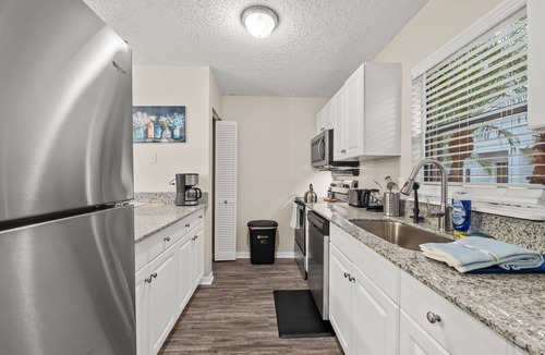 University House | Cozy Townhome| Moffitt| Pool| Gym| Fast WiFi| 2B2B