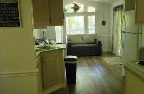 Fort White Cabin | Cozy vacation rental home. Peaceful riverfront on the Santa Fe River