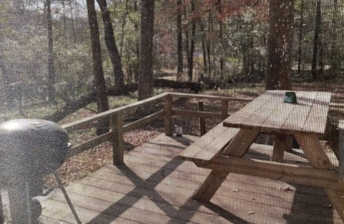 Fort White Cabin | Cozy vacation rental home. Peaceful riverfront on the Santa Fe River