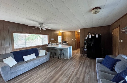 Bernice Cabin | Cozy Waterfront Cabin on Lake D'Arbonne