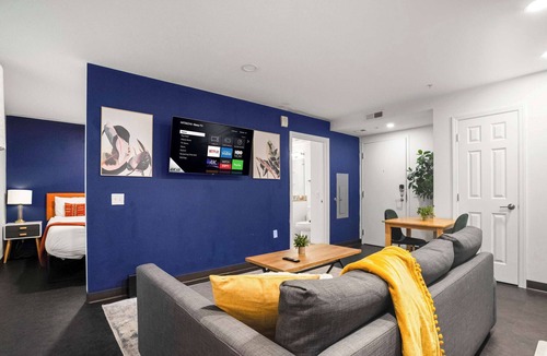 Cultural District Apartment | CozySuites Chic 1BR in Downtown Pitts #2