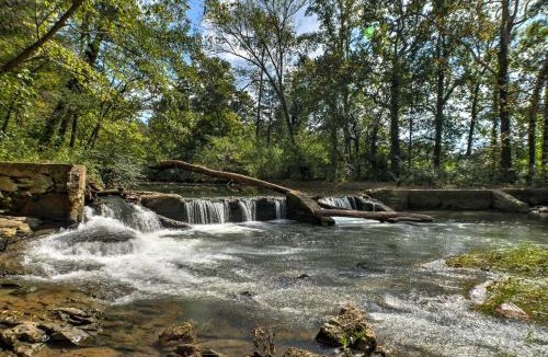 Ooltewah House | Creekfront Cabin Near Chattanooga w/Hot Tub!