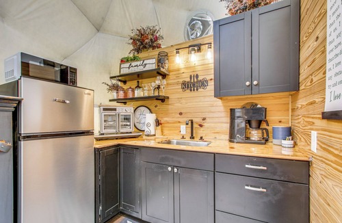 Rogersville Apartment | Creekside Glamping Dome in Rogersville w/Patio