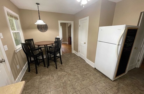 Damascus Cottage | Creeper Trail|King Bed|Pets OK|AT|Grayson|Home