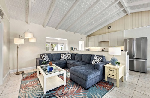 Siesta Key House | 🌴 Crescent Cottage | Private Pool, Pet Friendly, Walk to Crescent Beach