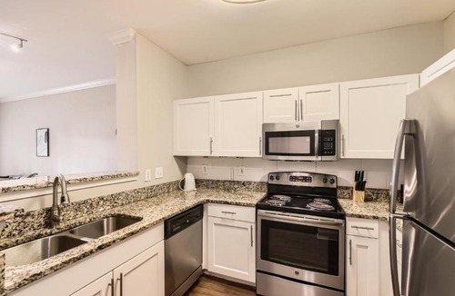 Old Fourth Ward Apartment | Crest at Midtown 1323 l 1 Bedroom 1 Bath