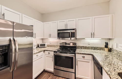 Old Fourth Ward Apartment | Crest at Midtown 1525 l 2 Bedroom 2 Bath