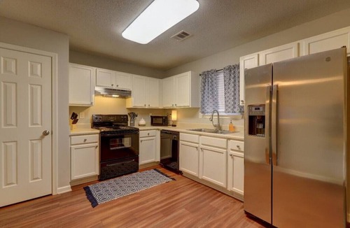 Austell Villa | Crestside 7271 · Conveniently located next to I-20/SixFlags/Atlanta