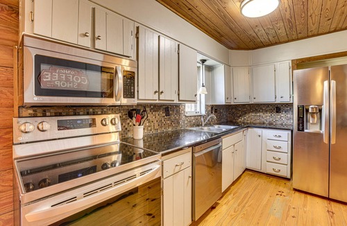 Cropwell Cabin | Cropwell Cabin w/Fire Pit, Near Logan Martin Lake