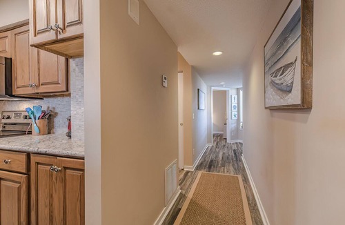 Oceanmarsh Subdivision Condo | Crow's Nest On Harbor Island - Recently Updated!- One Bedroom on Third Floor