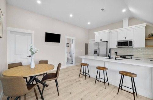 Campobello Apartment | Custom Built Luxery Stay-New 1-bedroom apartment in Campobello with AC, WiFi
