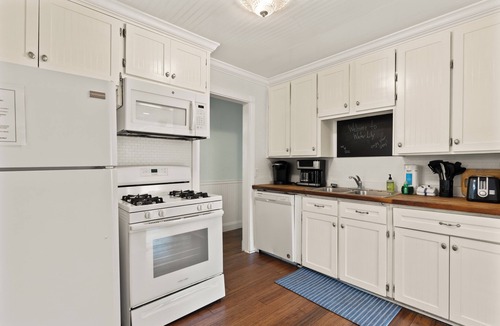 Saint Simons Island House | Cute Beach House w/Heated Pool Sleeps 10 walk to beach