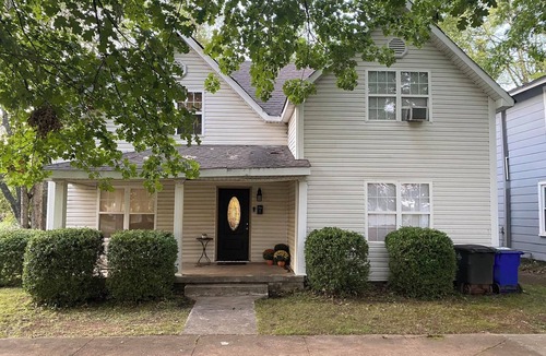 Florence House | Cute Home in Downtown Florence - 4 BR, 2 BA, WiFi, Pet Friendly!