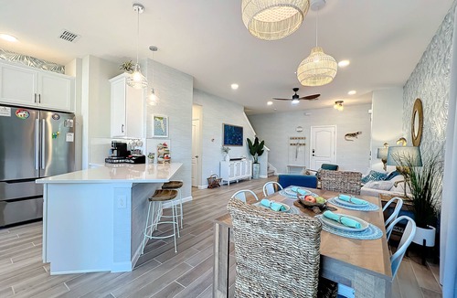 Oviedo House | Cute new townhome, 3bd 2.5 ba, Peloton/weights, printer, bike trail, gated