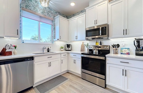 Oviedo House | Cute new townhome, 3bd 2.5 ba, Peloton/weights, printer, bike trail, gated