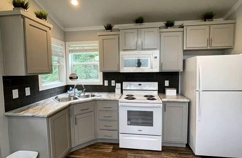 Sardis Cabin | Cute Tiny House on Sixty Acres of Private Land for a Peaceful Glamping Getaway in Northern Mississippi