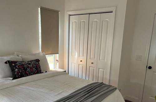 Darien Cottage | Darien, Fort King George area, perfect for 'snowbirds.' 2 bed 2 bath