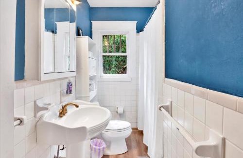 Birmingham House | Darling in the Druid Hills-15 min to Airport