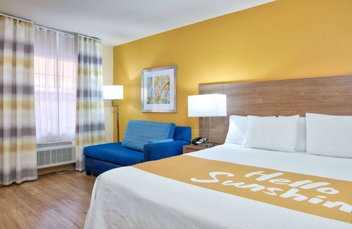 Batesville Hotel | Days Inn by Wyndham Batesville