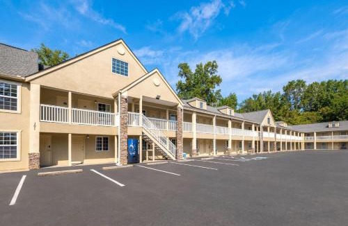 Canton Hotel | Days Inn by Wyndham Canton