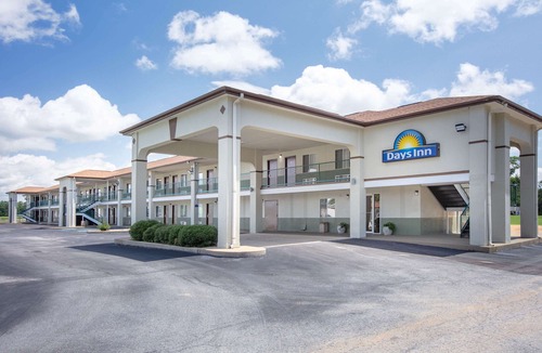 Hamilton Hotel | Days Inn by Wyndham Hamilton
