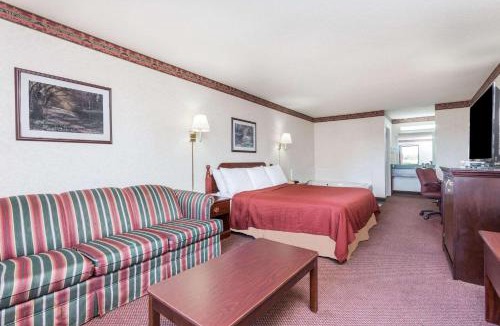 Royston Hotel | Days Inn by Wyndham Royston