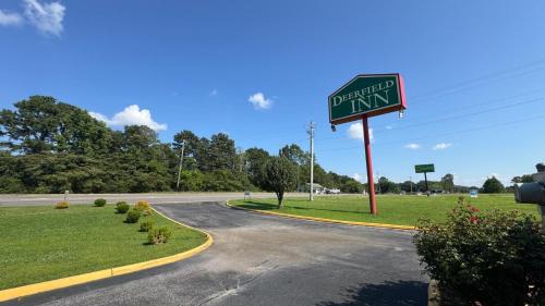 Southside Hotel | Deerfield Inn & Suites Gadsden Near Attalla I 59