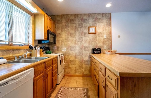 Davis Condo | Deerfield Village 134