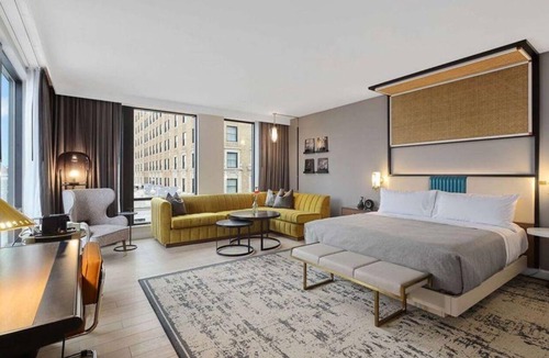 Downtown Memphis Hotel | Delightful hotel suites in Memphis with fitness room and AC