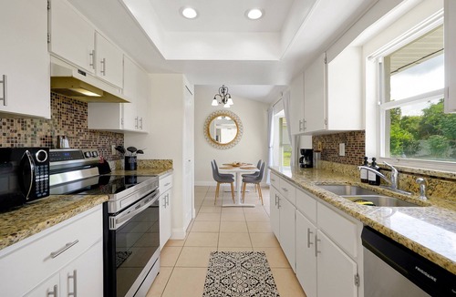 Deltona Lakes House | Deltona Getaway 3BR/2BA Home + King Suite & Workspace