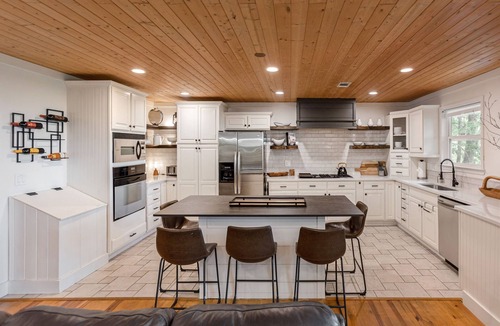 Sapphire Cabin | Designer 5-BDR Cabin with Big Views/Resort Access in Sapphire Valley