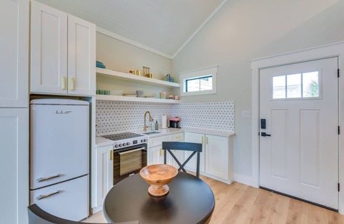 Laguna Beach Apartment | Designer Coastal Studio: Walk to Beach, Near 30A